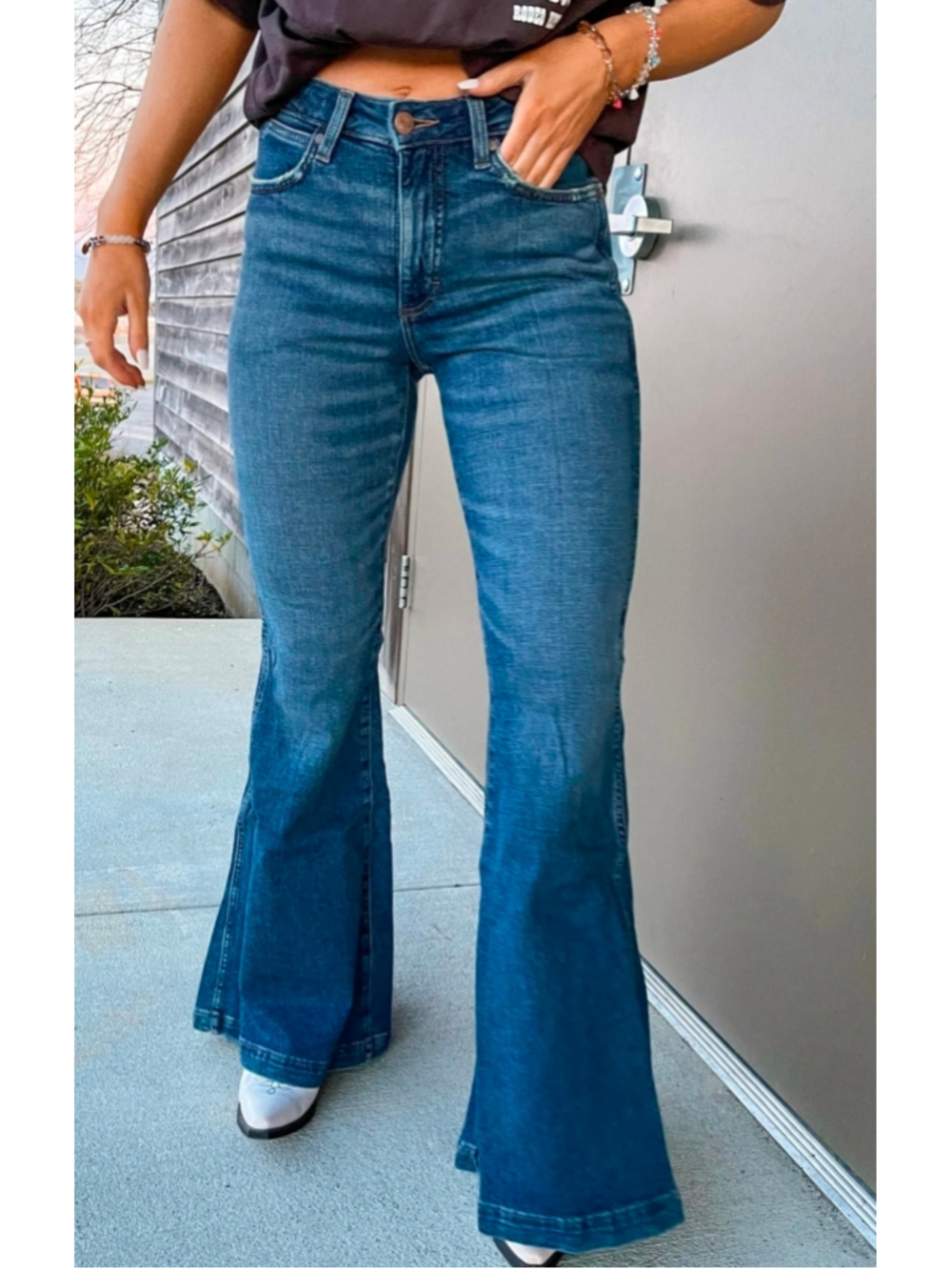 Wrangler Retro High Rise Flare Jeans Size 30x34